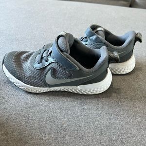 Nike Revolution Kids Sneaker